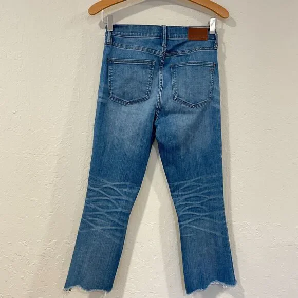 ~ Madewell 25 Jeans Cali Demi-Boot Raw Hem Button Light/Med Blue Wash Women's - Picture 4 of 15